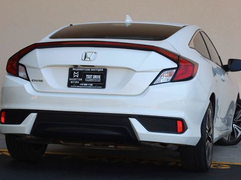 Used 2018 Honda Civic EX-T image 11