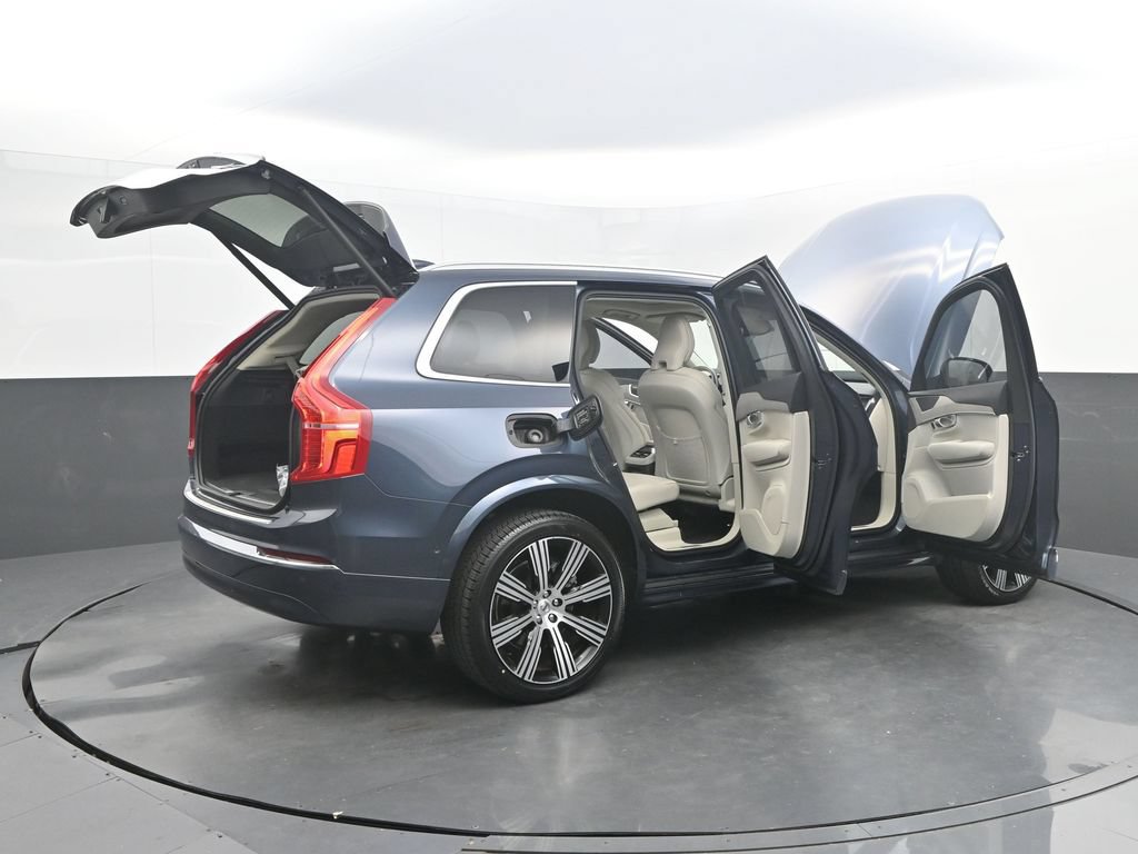 Certified 2025 Volvo XC90 T8 Plus w/ Protection Package Premier AWD/4WD image 39