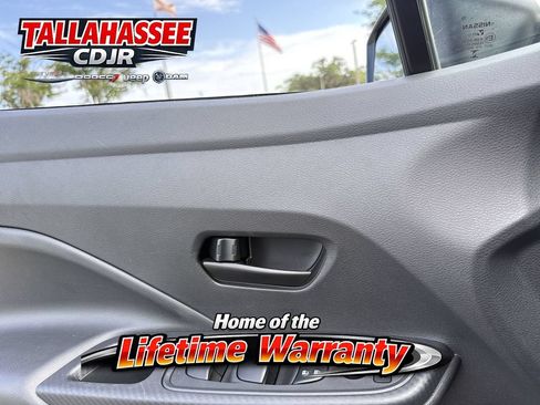 Used 2025 Nissan Versa S w/ Trunk Package FWD image 15