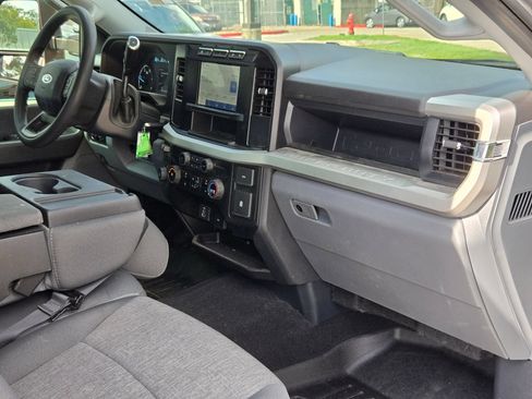 Used 2024 Ford F250 XL w/ STX Appearance Package AWD/4WD image 28