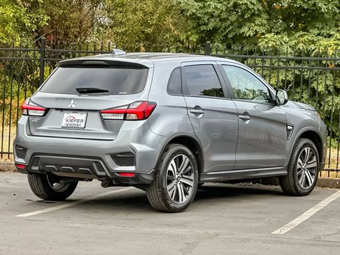Used 2025 Mitsubishi Outlander Sport ES AWD/4WD image 3
