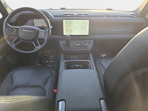 Used 2024 Land Rover Defender 130 X-Dynamic SE image 9