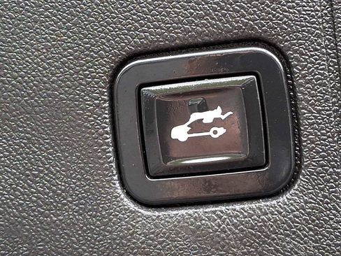 Used 2019 GMC Terrain SLE w/ Driver Convenience Package AWD/4WD image 28