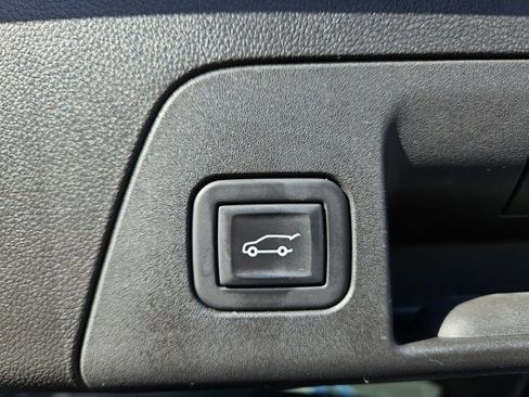 Certified 2023 Buick Envision Preferred w/ Sport Touring Package image 16