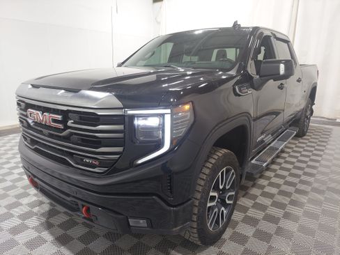 Used 2022 GMC Sierra 1500 AT4 w/ AT4 Premium Package AWD/4WD image 1