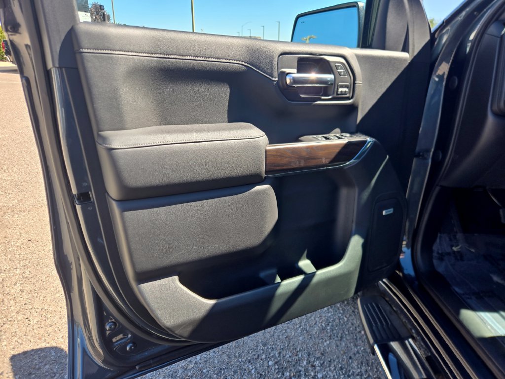 Used 2019 GMC Sierra 1500 SLT w/ SLT Premium Plus Package AWD/4WD image 13