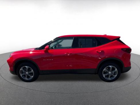 Used 2025 Chevrolet Blazer LT FWD image 9