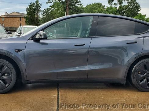 Used 2023 Tesla Model Y AWD image 15