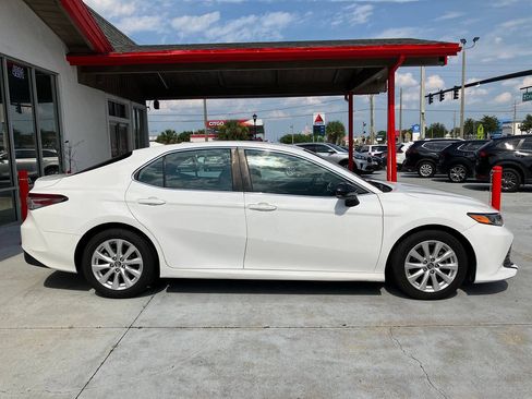 Used 2019 Toyota Camry LE FWD image 13