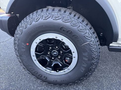 New 2025 Ford Bronco Badlands w/ Sasquatch Package AWD/4WD image 11