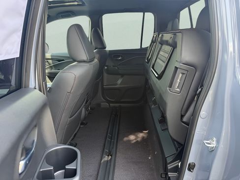 New 2026 Honda Ridgeline Black Edition image 12