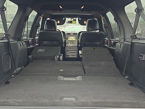 Used 2016 Lincoln Navigator L Select image 10