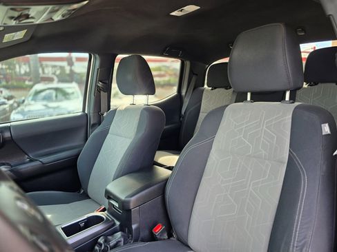 Used 2022 Toyota Tacoma TRD Off-Road w/ Technology Package image 24