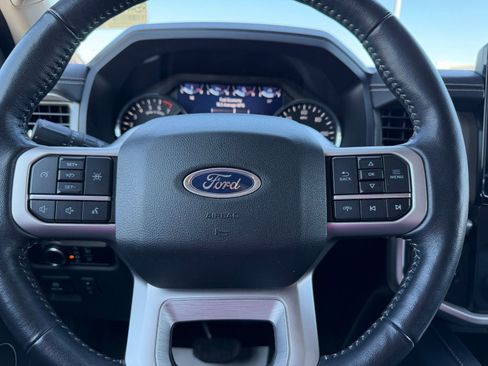 Used 2024 Ford Expedition XLT AWD/4WD image 19