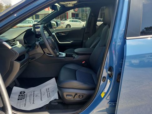 Used 2025 Toyota RAV4 XSE w/ Advanced Technology Package image 16