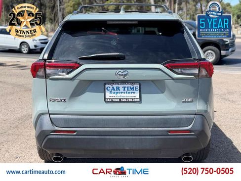 Used 2019 Toyota RAV4 XLE Premium w/ Carpet Mat Package FWD image 4
