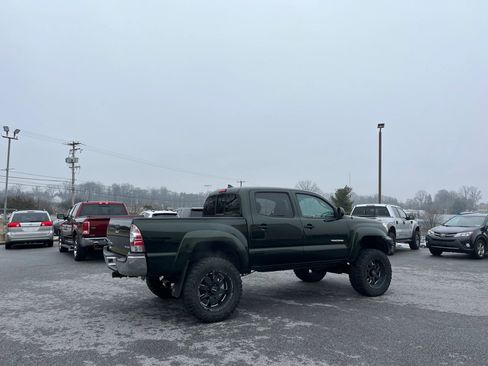 Used 2014 Toyota Tacoma 4x4 Double Cab w/ SR5 Package image 3