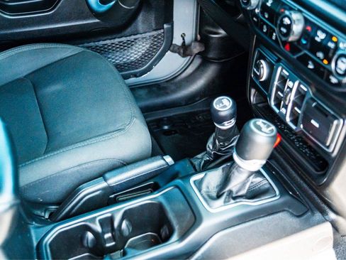 Used 2021 Jeep Wrangler Unlimited Sport AWD/4WD image 28