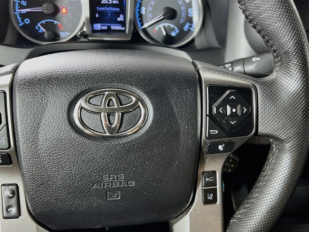 Used 2021 Toyota Tacoma SR5 RWD image 17