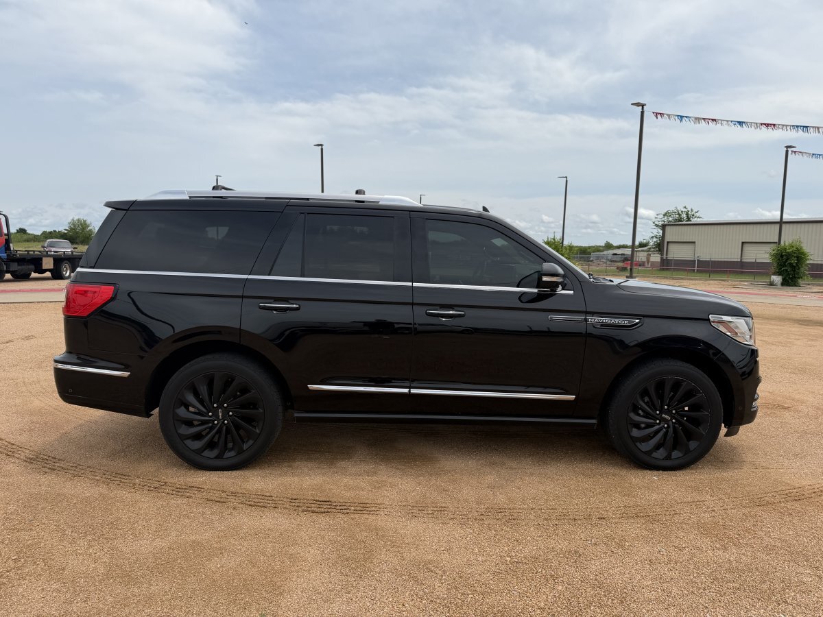 Used 2020 Lincoln Navigator Reserve w/ Equipment Group 208A Reserve AWD/4WD image 6