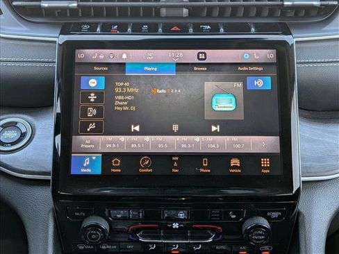 Used 2021 Jeep Grand Cherokee L Limited image 12