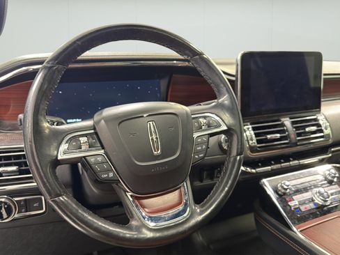 Used 2021 Lincoln Navigator L Reserve w/ Luxury Package AWD/4WD image 9