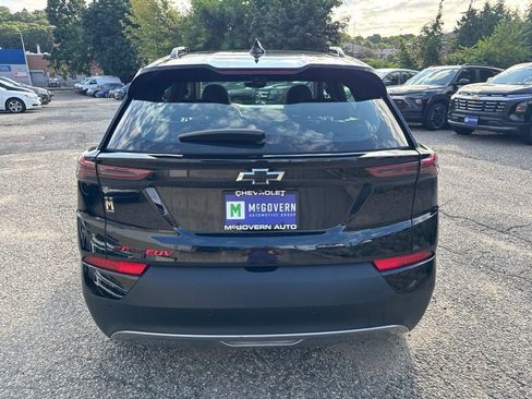 Used 2023 Chevrolet Bolt EUV Premier w/ Sun & Sound Package FWD image 37