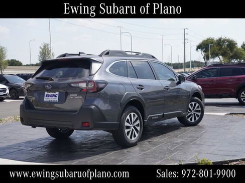 Used 2025 Subaru Outback Premium image 5