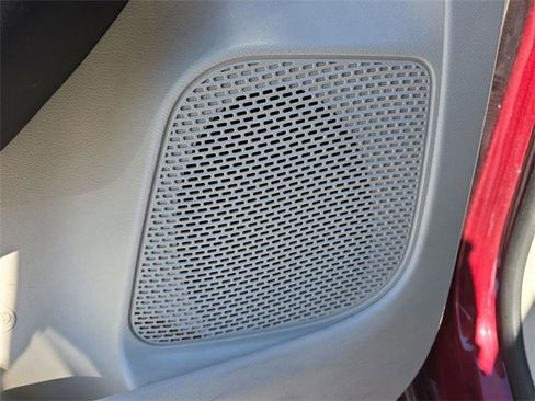 Used 2023 Chrysler Pacifica Touring-L image 20