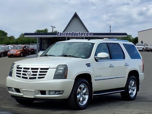 Used 2007 Cadillac Escalade AWD w/ Information Package image 1