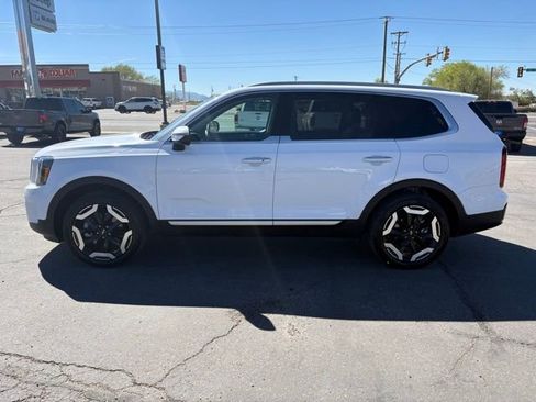 Used 2025 Kia Telluride S FWD image 7