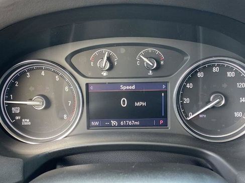 Used 2021 Buick Enclave Essence image 7