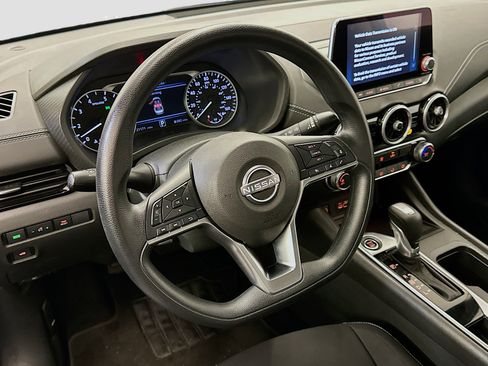 Used 2025 Nissan Sentra SV FWD image 18