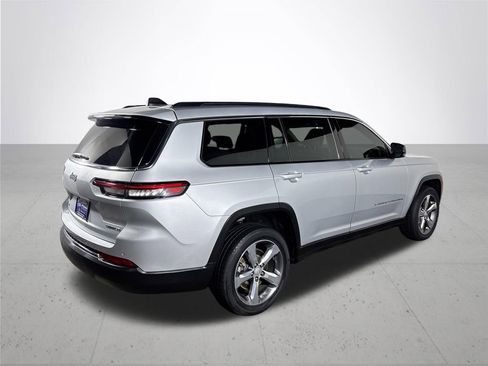 Used 2022 Jeep Grand Cherokee L Limited AWD/4WD image 6