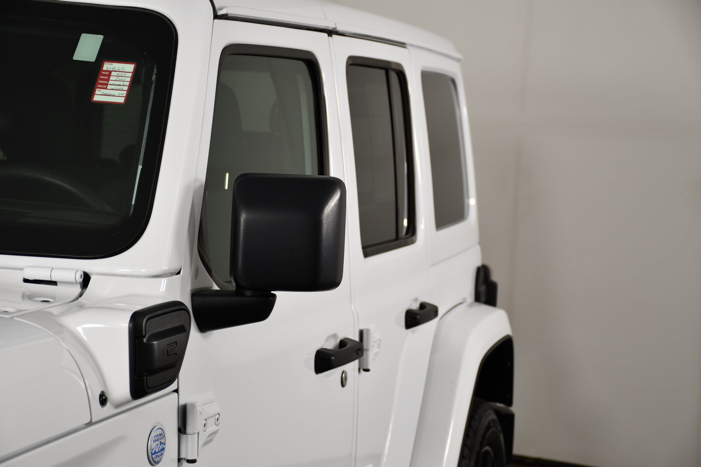 Used 2024 Jeep Wrangler Unlimited Sahara AWD/4WD image 13