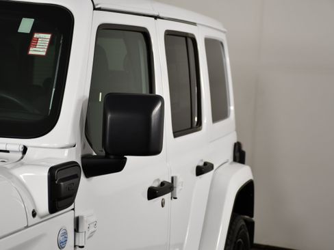 Used 2024 Jeep Wrangler Unlimited Sahara AWD/4WD image 13