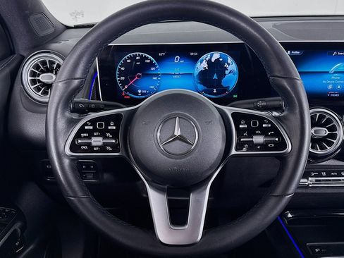 Certified 2021 Mercedes-Benz GLB 250 4MATIC image 19