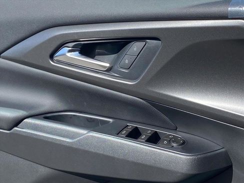 New 2026 Chevrolet Equinox EV LT image 13