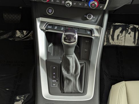 New 2025 Audi Q3 2.0T Premium image 17