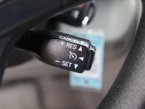 Used 2017 Toyota Camry LE image 13