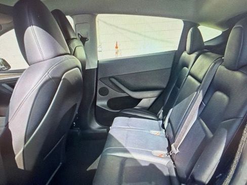 Used 2025 Tesla Model Y Long Range RWD image 10