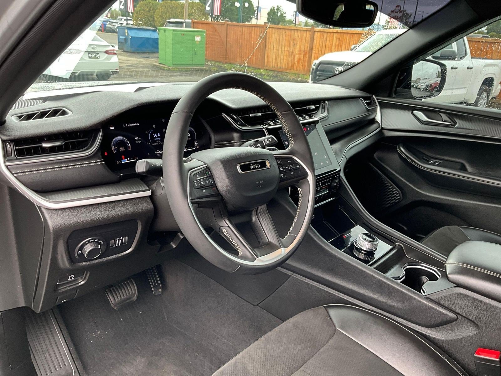 Used 2024 Jeep Grand Cherokee Altitude AWD/4WD image 16