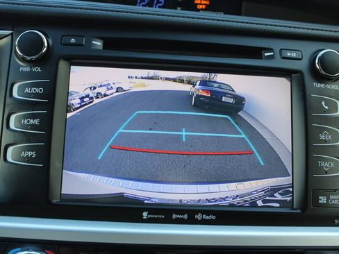 Used 2019 Toyota Highlander XLE image 21