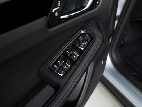 Certified 2026 Porsche Macan AWD/4WD image 20