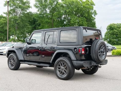 Used 2024 Jeep Wrangler Unlimited Sport AWD/4WD image 4