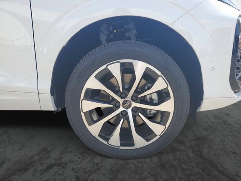 New 2026 Audi Q3 quattro 2.0T AWD/4WD image 6