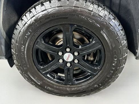 Used 2022 GMC Acadia AT4 image 33