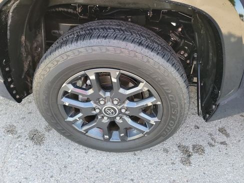 Used 2023 Toyota Tundra Platinum w/ Advanced Package AWD/4WD image 10