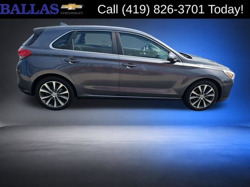 Used 2019 Hyundai Elantra GT FWD image 6