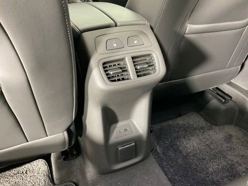 Used 2024 Buick Envision Avenir AWD/4WD image 26